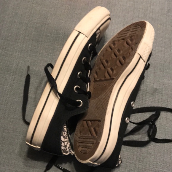 Black and white converse size 6 women - Picture 6 of 8